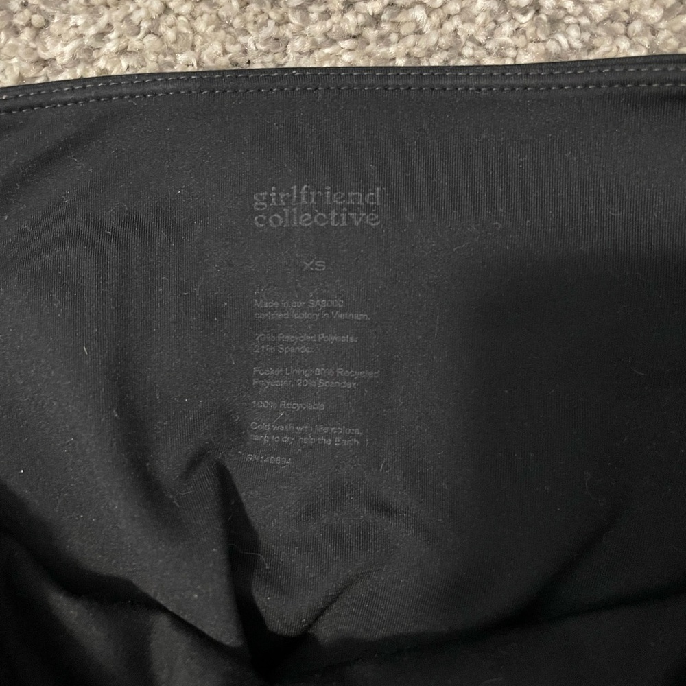 Girlfriend Collective Black Compressive High Rise Pocket Leggings XS 23 3/4”